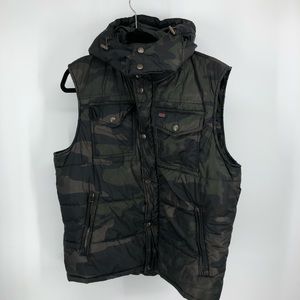 Levi’s puffer vest camo with hood large